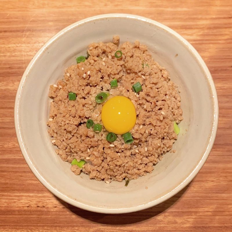 そぼろ丼ハーフ(焼鳥山香)