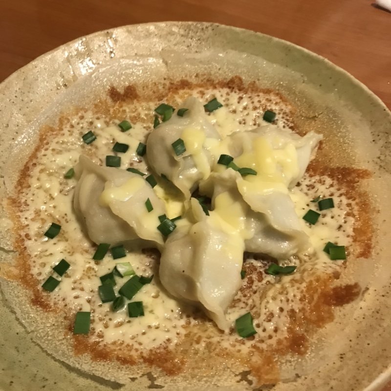 パクチーチーズ餃子(慶太郎餃子酒場)
