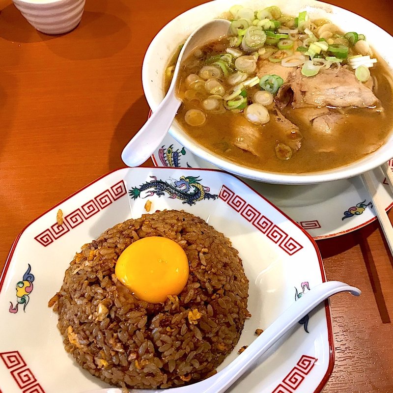 ヤキメシ1/2黄身のせ(高田馬場 末廣ラーメン)