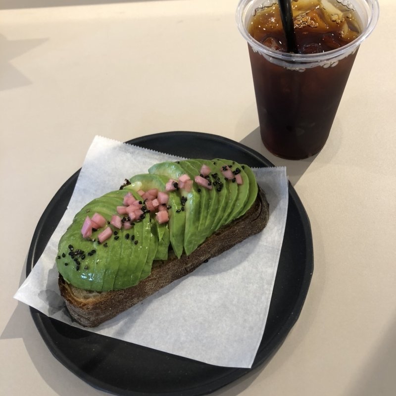 アボカドトースト(ALPHA BETA COFFEE CLUB 自由が丘駅前店)