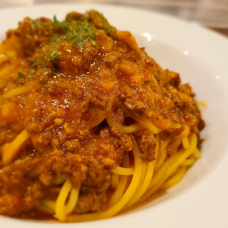 赤ワインたっぷりの特製ボロネーゼ(めがね食堂)