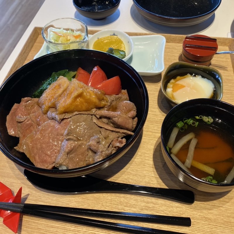 和牛のすき焼き膳(Dining Port御料鶴)