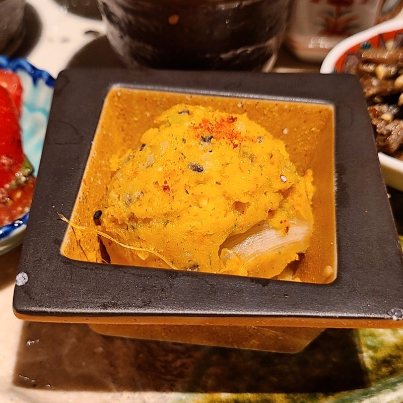 荏胡麻七味のポテサラ(酒 秀治郎)