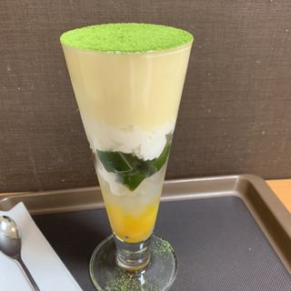 抹茶薫るマンゴーアイスティラミスパフェ(宇治園 茶の彩 三番街店 )