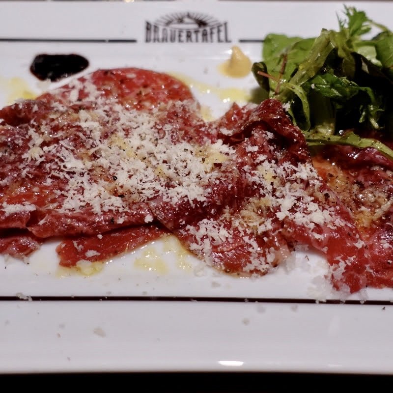 和牛のカルパッチョ(BRAUERTAFEL)