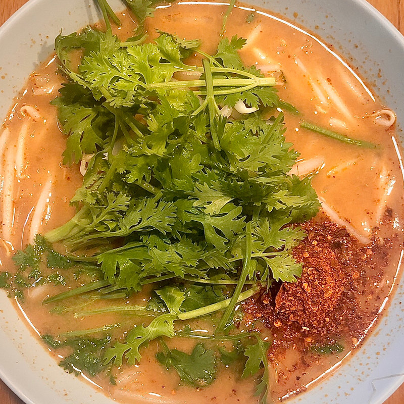 パクチーラーメン(タイ屋台料理チャンパー 伊勢丹会館店)