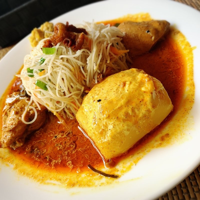 ヌードルカレー(オスアシリ アーユルヴェーダ ダイニング サロン （OSUASIRI AYURVEDA DINING SALON）)