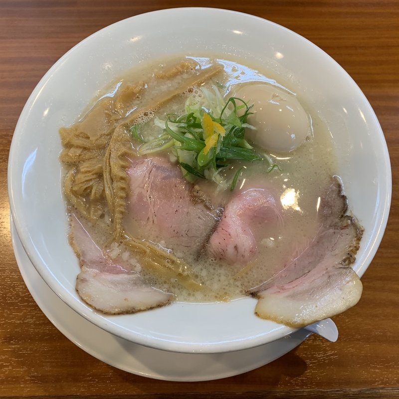 白湯塩味玉入り(らーめん 四恩)