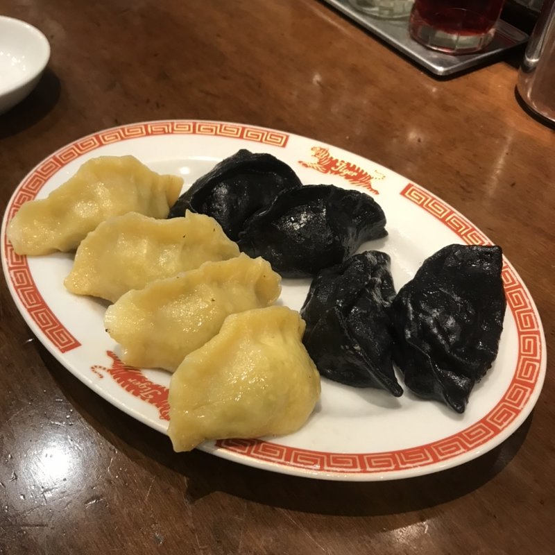 二種餃子8ヶ(タイガー餃子会舘 門前仲町店)