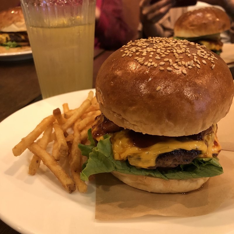 ベーコンチーズバーガー(チルトコ)