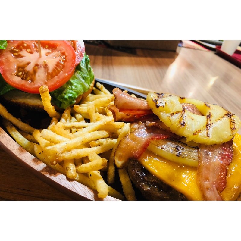 パインバーガー　1/2LB(KUA`AINA 池袋サンシャインシティ店)