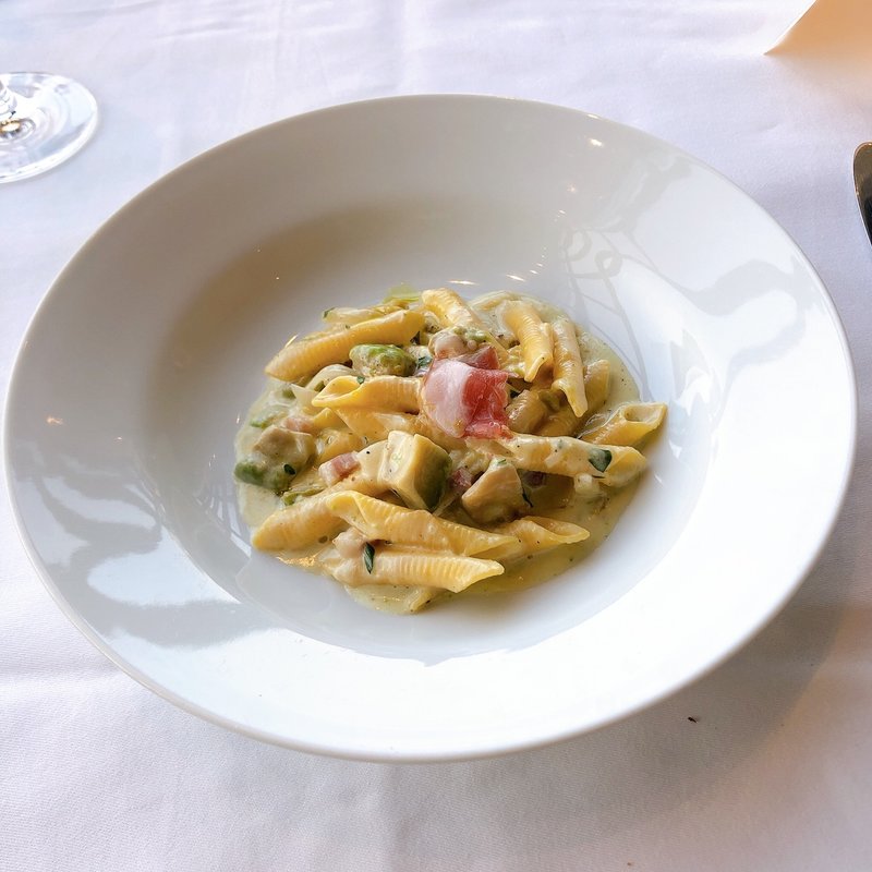 アボカドのパスタ(リストランテ・アッティモ)