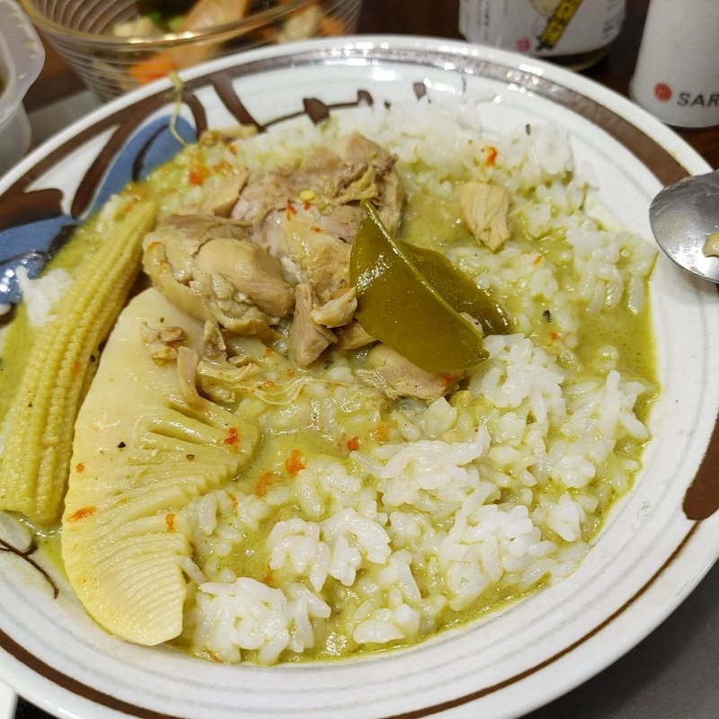 ゴーヤのグリーンカレー(沖縄料理 MAMI-ANA 麻布十番)