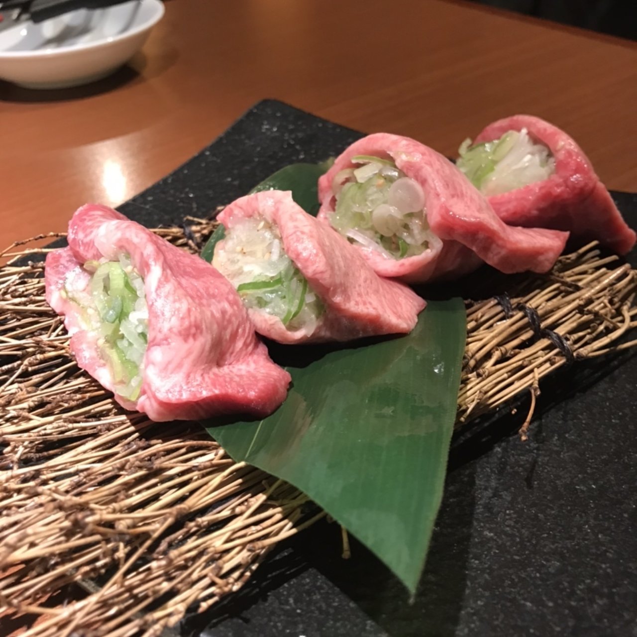 厚切り牛タン塩ネギ包み焼き 焼肉ホルモン 山水縁 虎ノ門本店 の口コミ一覧 おいしい一皿が集まるグルメコミュニティサービス Sarah