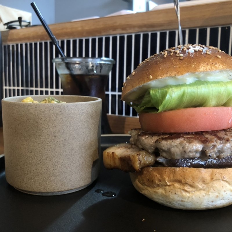 薫製塩ベーコンバーガー(マルハチバーガースタンド)