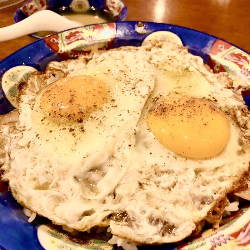 焼豚玉子飯(白楽天 （ハクラクテン）)