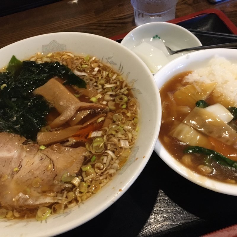 中華丼とラーメンのセット(狸小路飯店)