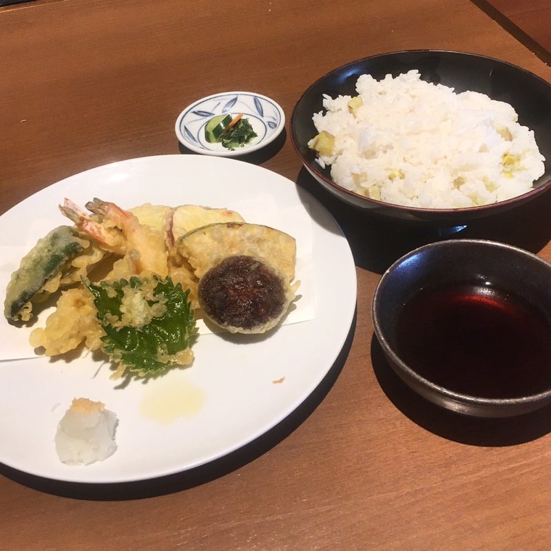 天盛りと栗ごはん(大)(はかたや木鶏 )