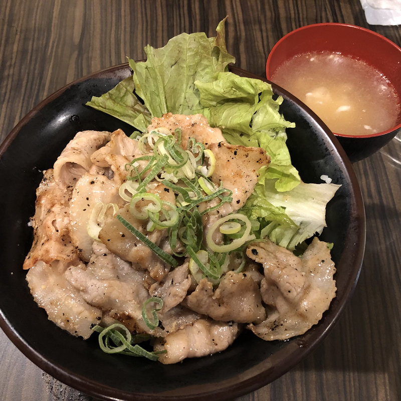 炭火焼き塩ダレ豚丼 180g(精肉・卸の肉バル Sanoso)
