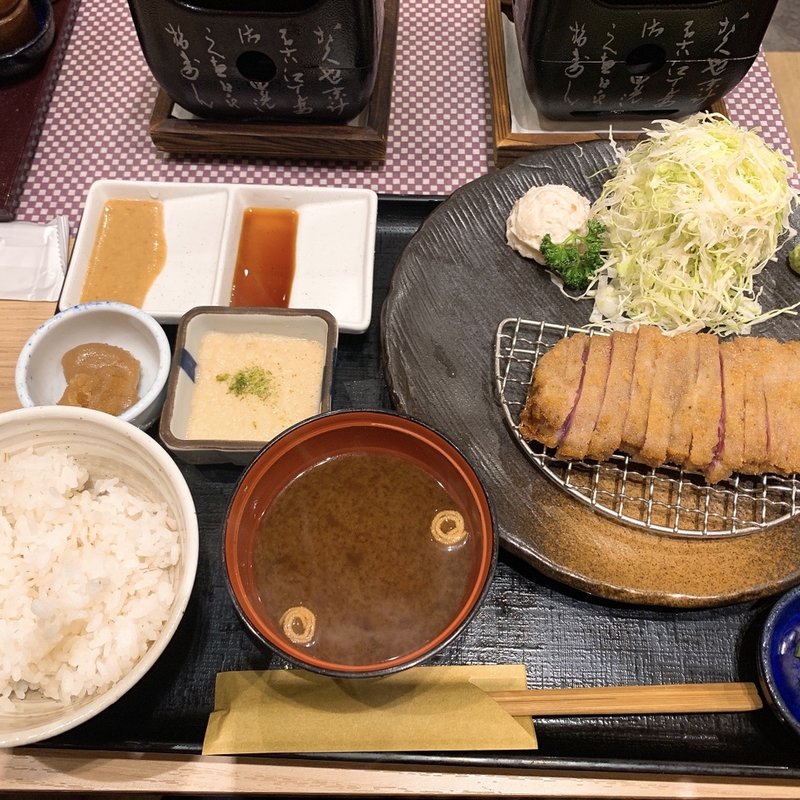 牛かつ麦飯とろろセット(牛かつ　もと村　立川店)