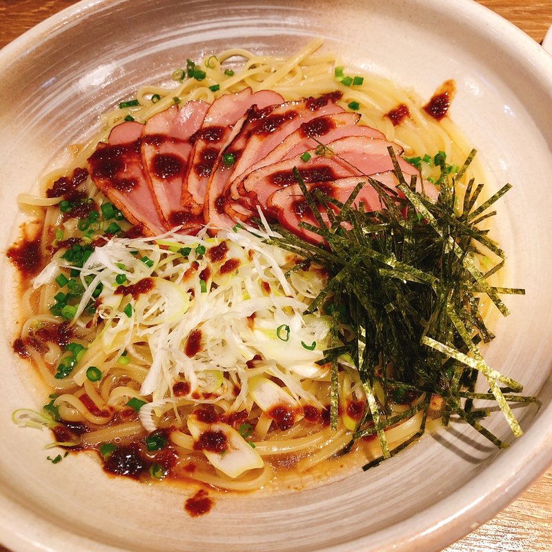 鴨とネギの焦がし醤油香る和風パスタ(なに屋)