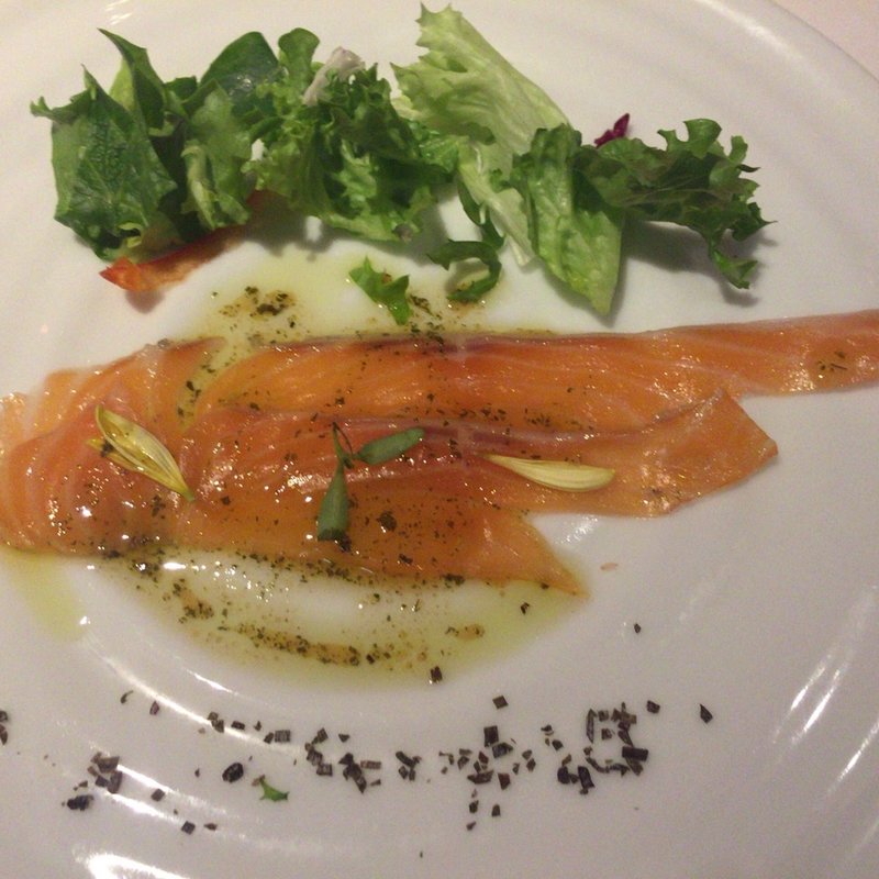 サーモンのカルパッチョ　金谷ホテルドレッシング(NIKKO KANAYA HOTEL CRAFT GRILL （日光金谷ホテル クラフトグリル）)