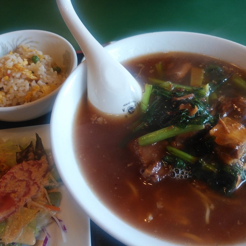 牛肉麺と半チャーハンセット(正香園 )