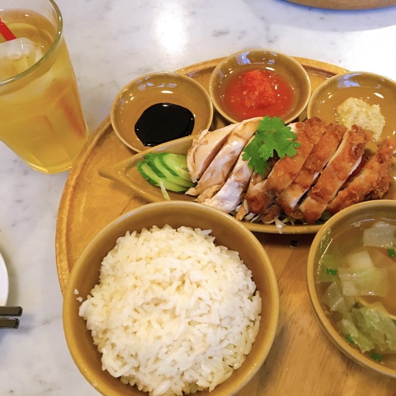 海南鶏飯ハーフ&ハーフ(シンガポール海南鶏飯 水道橋本店)