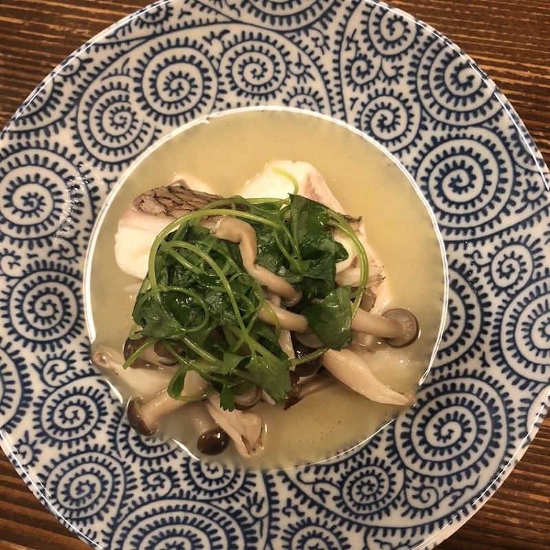 真鯛ときのこの酒蒸し(祐　tasuku)