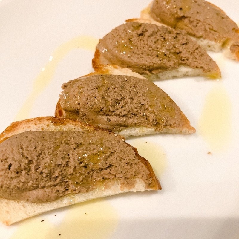 鶏レバーペーストのクロスティーニ(Calma)