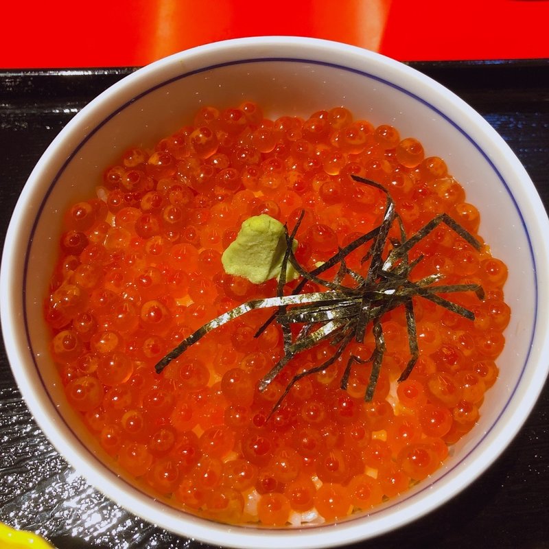 いくら丼  中(ユック 千歳空港ターミナルビル店)
