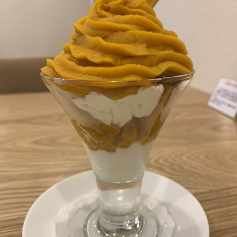 カボチャのパフェ(パーラーシシド)