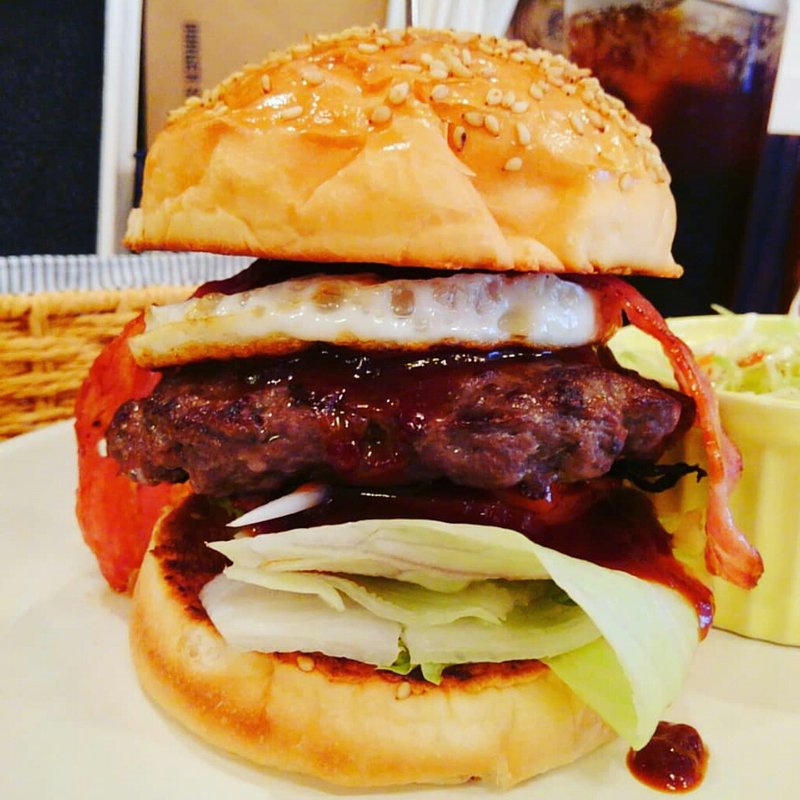ベーコンエッグバーガー(FRANKIE BASE)