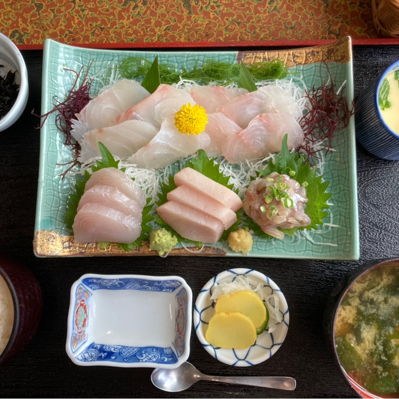 刺身5点盛り(笑ぎょ （しょうぎょ）)