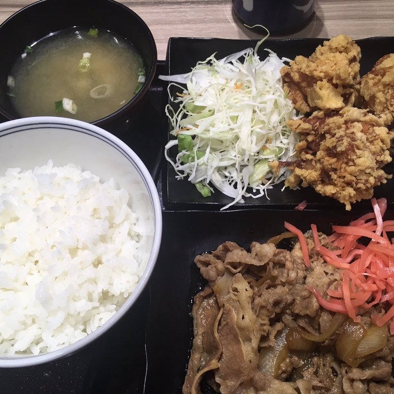 牛皿・唐揚げ定食(吉野家 茨木真砂店)