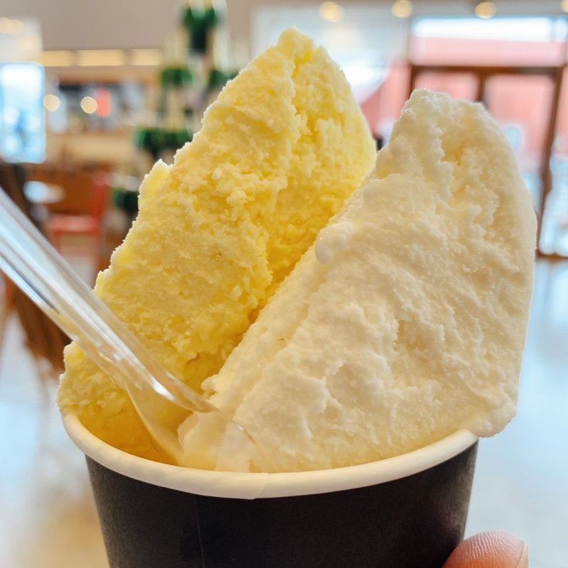 カップダブル　りんごミルク、とうもろこし(ジェラートナチュレドゥーエ)