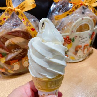 ソフトクリーム（バニラ）(くるみや 明石駅店 )