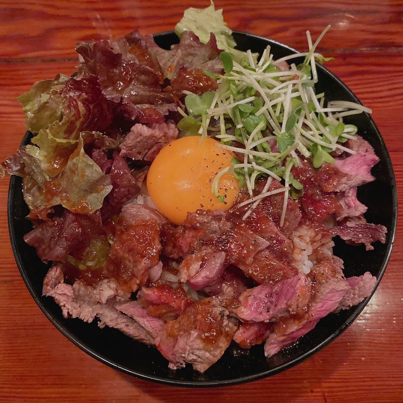 アメリカンステーキ丼 （ 並 ）(お肉と神戸野菜とワインとチーズ TOROROSSO （トロロッソ）)