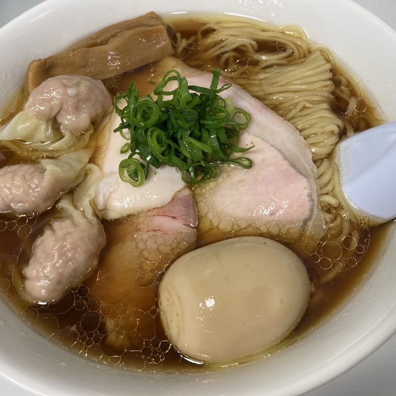 醤油らぁ麺+味玉+ワンタントッピング(らぁ麺紫陽花(京阪百貨店守口店催場))