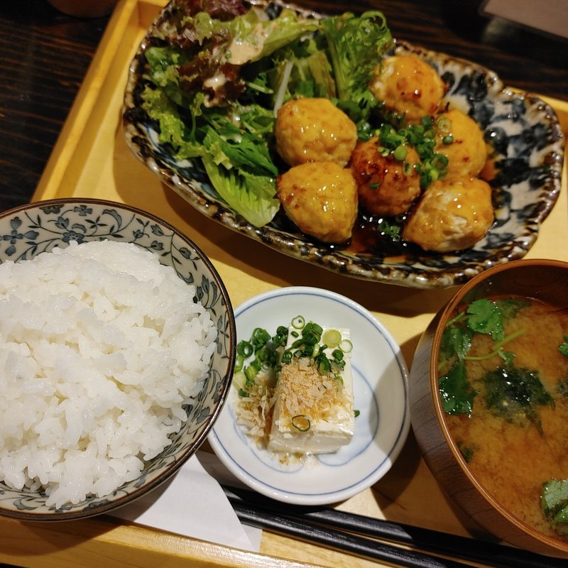 鶏つくね定食(やさいと、 )