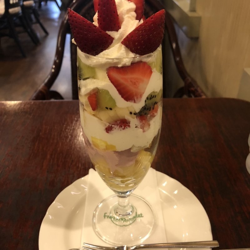ストロベリーパフェ(フルーツバスケット )