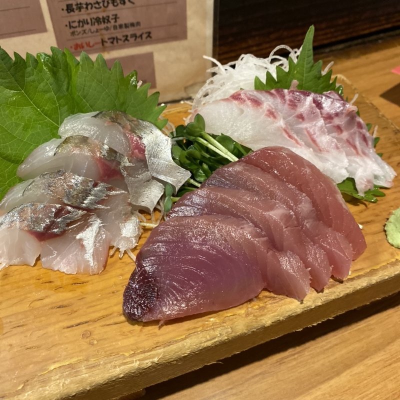 お造り盛り合わせ(炉ばたワコー )