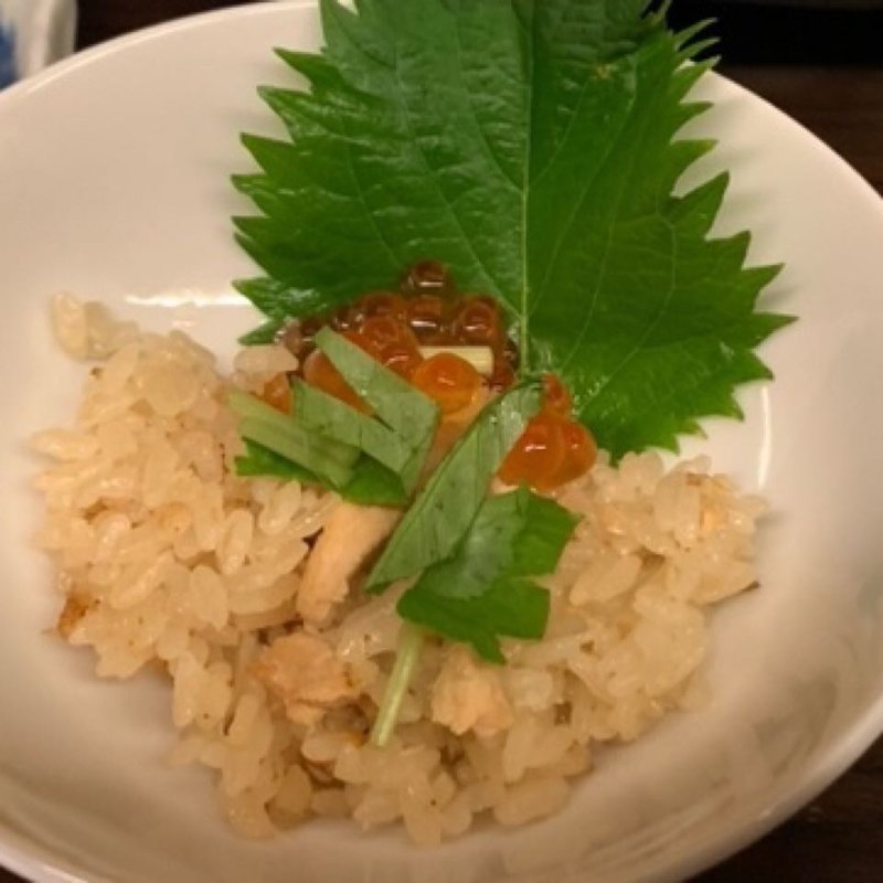 鮭イクラ釜飯(銀兵衛 （ぎんべえ）)