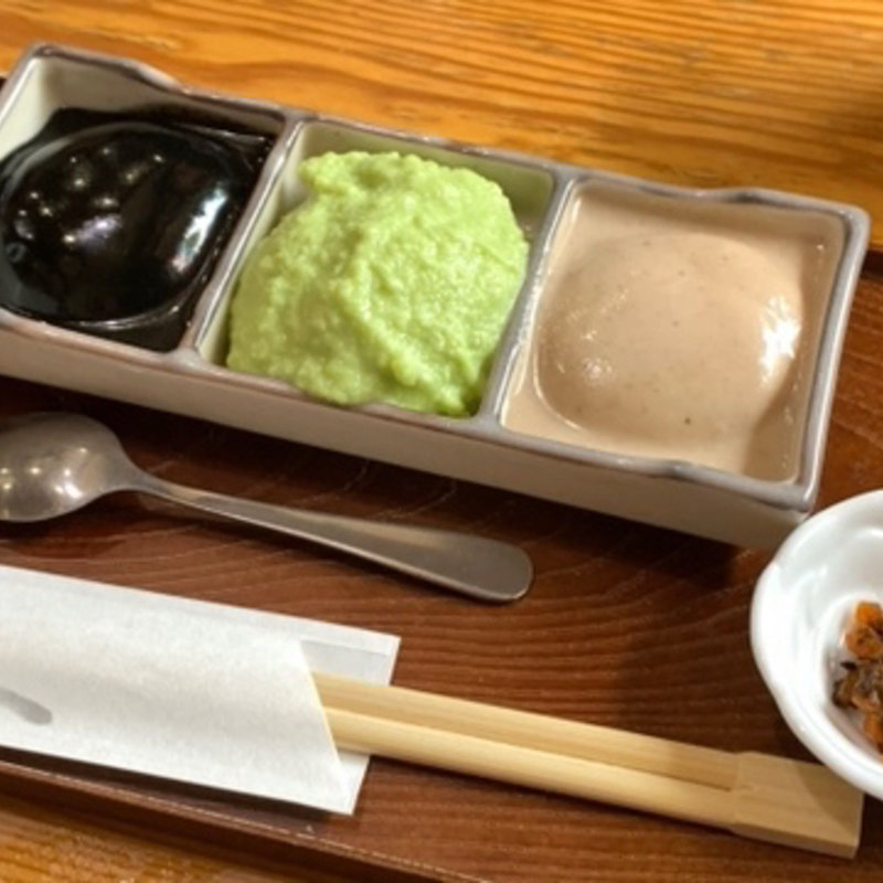 三色餅(村上屋餅店 （むらかみやもちてん）)