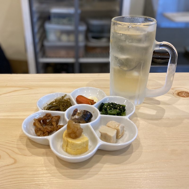 千べろセット(酒のあて6品盛、ハイボール)(酒場亀甲stand)