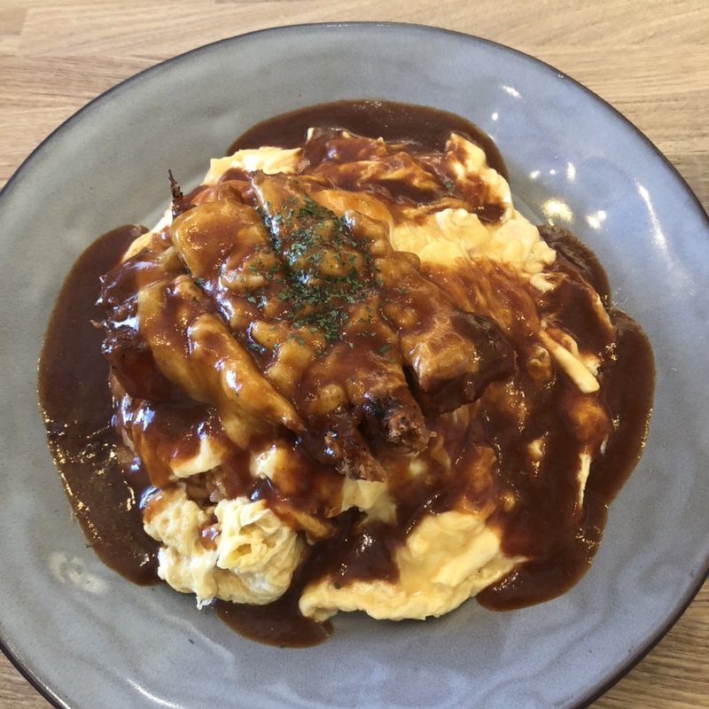 ふわとろチーズカツオムライス(とんかつ・洋食の店ICHIBAN)