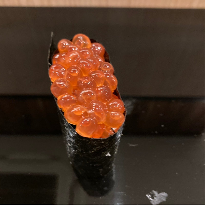 いくらの軍艦巻き(江戸前鮨 日本橋 蛇の市本店)