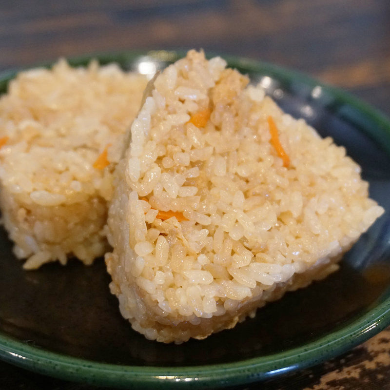 かしわおにぎり(手づくりうどん 大右衛門 天山本店)