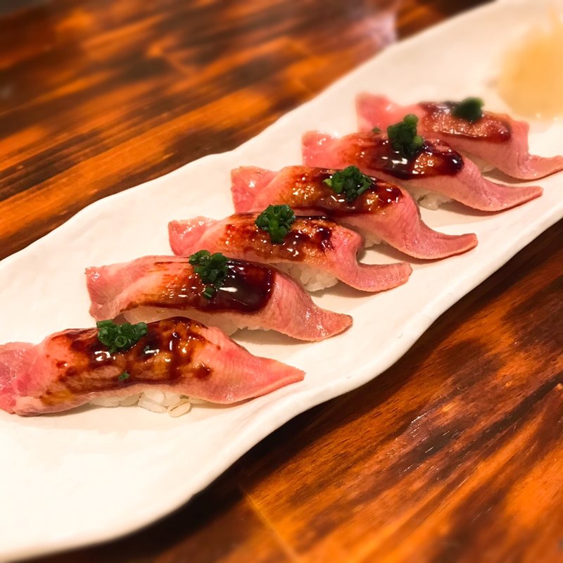 牛たん霜降り炙り握り(仙台牛たん焼 とらまつ)