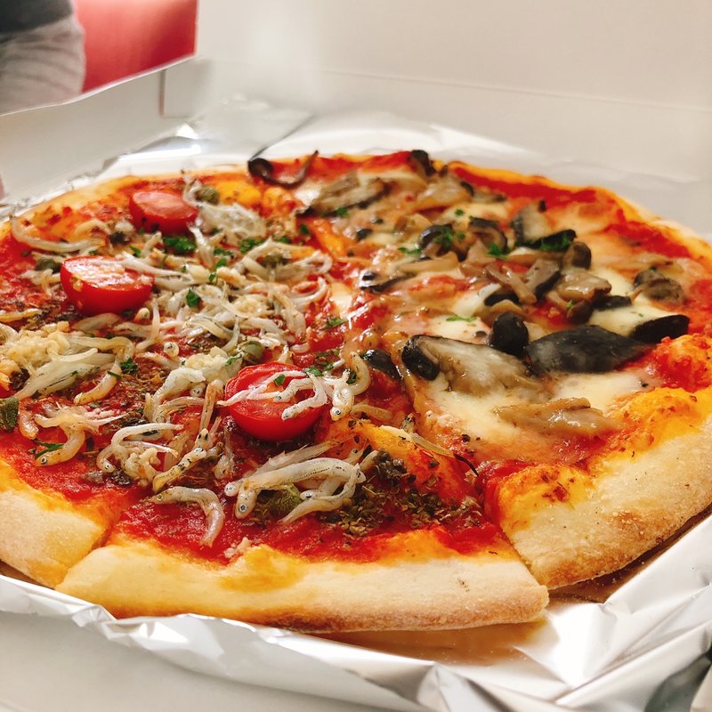 ボスカイオーラ（きのこのピッツァ）(トラットリア レガーロ 新横浜)